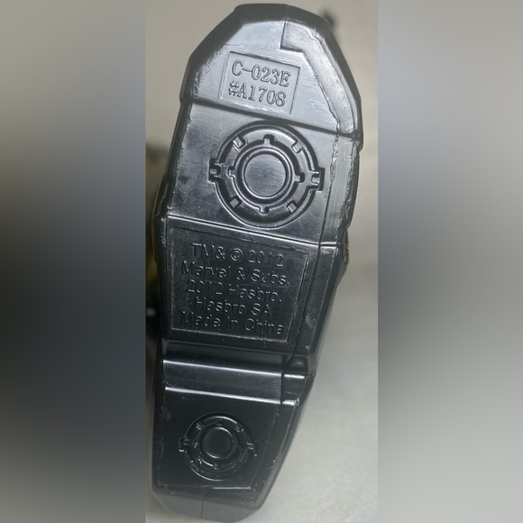 Marvels Ironman (Black/Gold) Talking Action Figure Hasbro 2012 GLOWS IN THE DARK - Picture 10 of 10